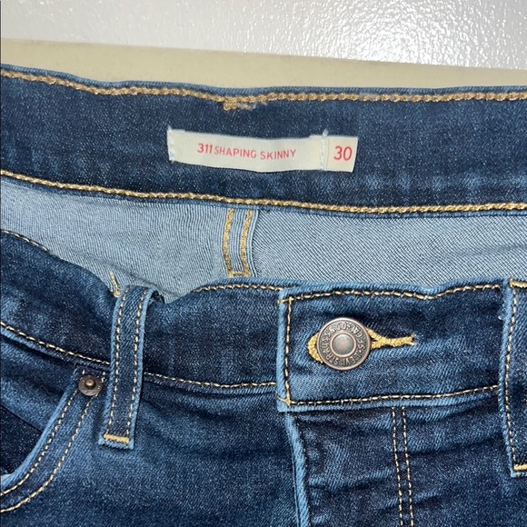 Levi’s Women's Jeans - Picture 2 of 9